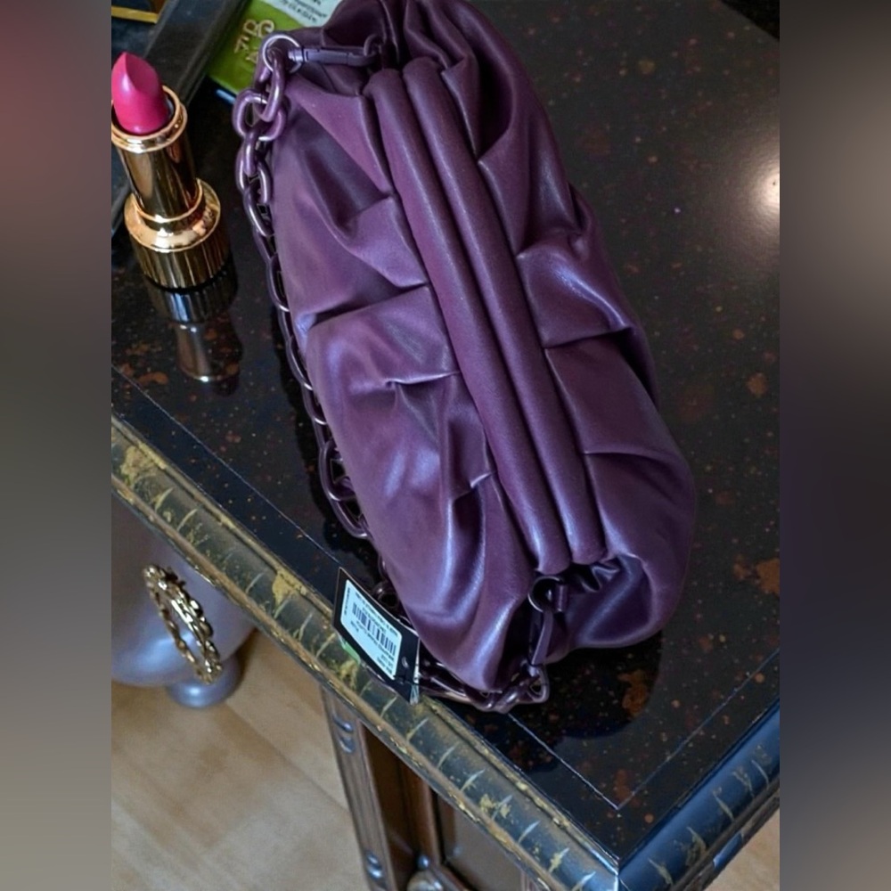 NWT Badgley Mischka Plum Dumpling Clutch - Picture 6 of 9